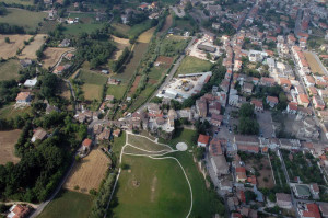 veduta-aerea-del-centro-storico-di-aquino-con-il-parco-del-vallone