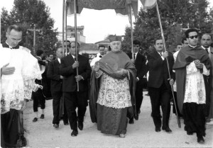 27 ottobre 1963...il cardinale Aloisi masella all'arrivo per l'inaugurazione della nuova cattedrale di Aquino